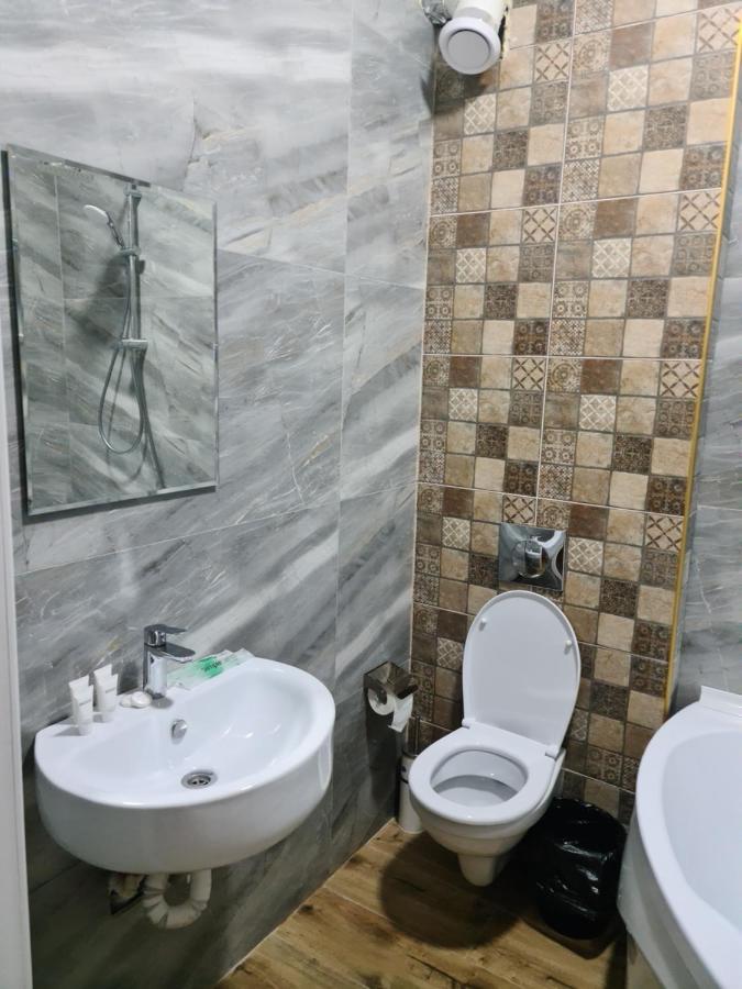 Riverside Boutique Hotel Алма Ата Екстериор снимка
