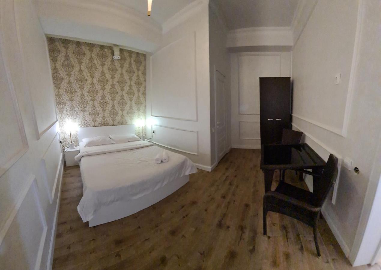 Riverside Boutique Hotel Алма Ата Екстериор снимка