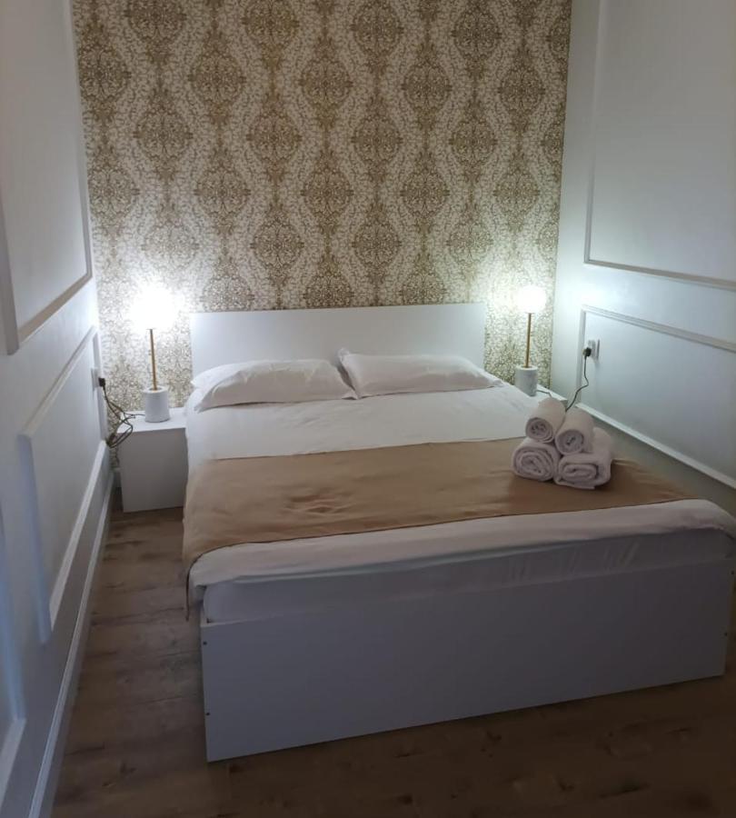 Riverside Boutique Hotel Алма Ата Екстериор снимка