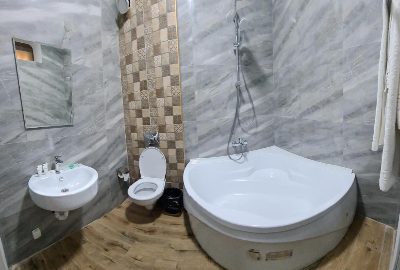 Riverside Boutique Hotel Алма Ата Екстериор снимка