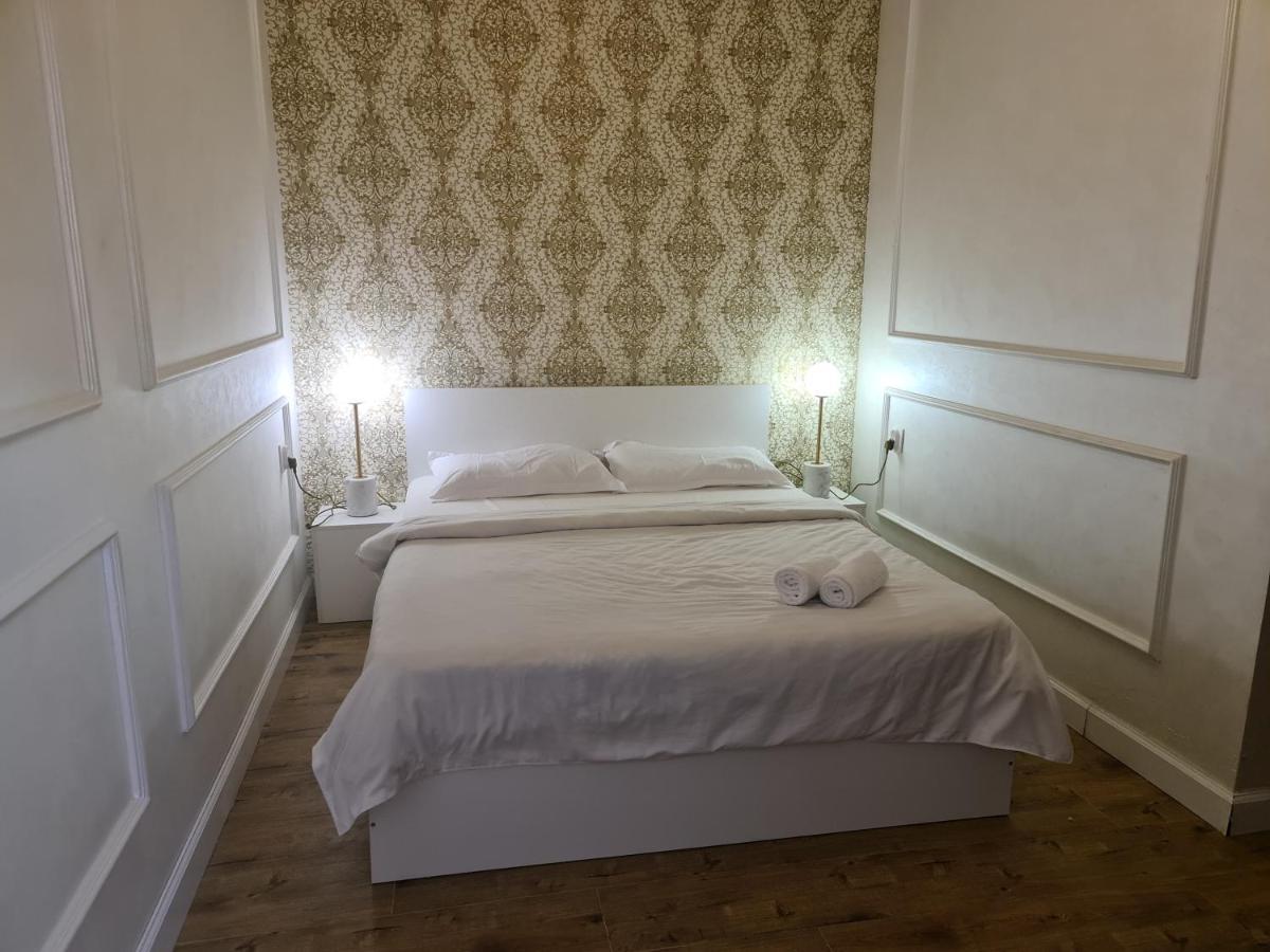 Riverside Boutique Hotel Алма Ата Екстериор снимка