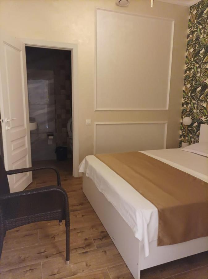Riverside Boutique Hotel Алма Ата Екстериор снимка